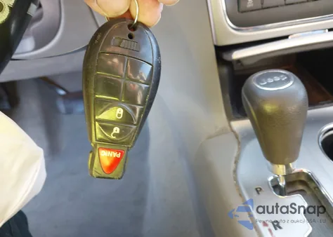 2013 Jeep Grand Cherokee Laredo z USA, uszkodzony, nr VIN 1C4RJFAG6DC607799